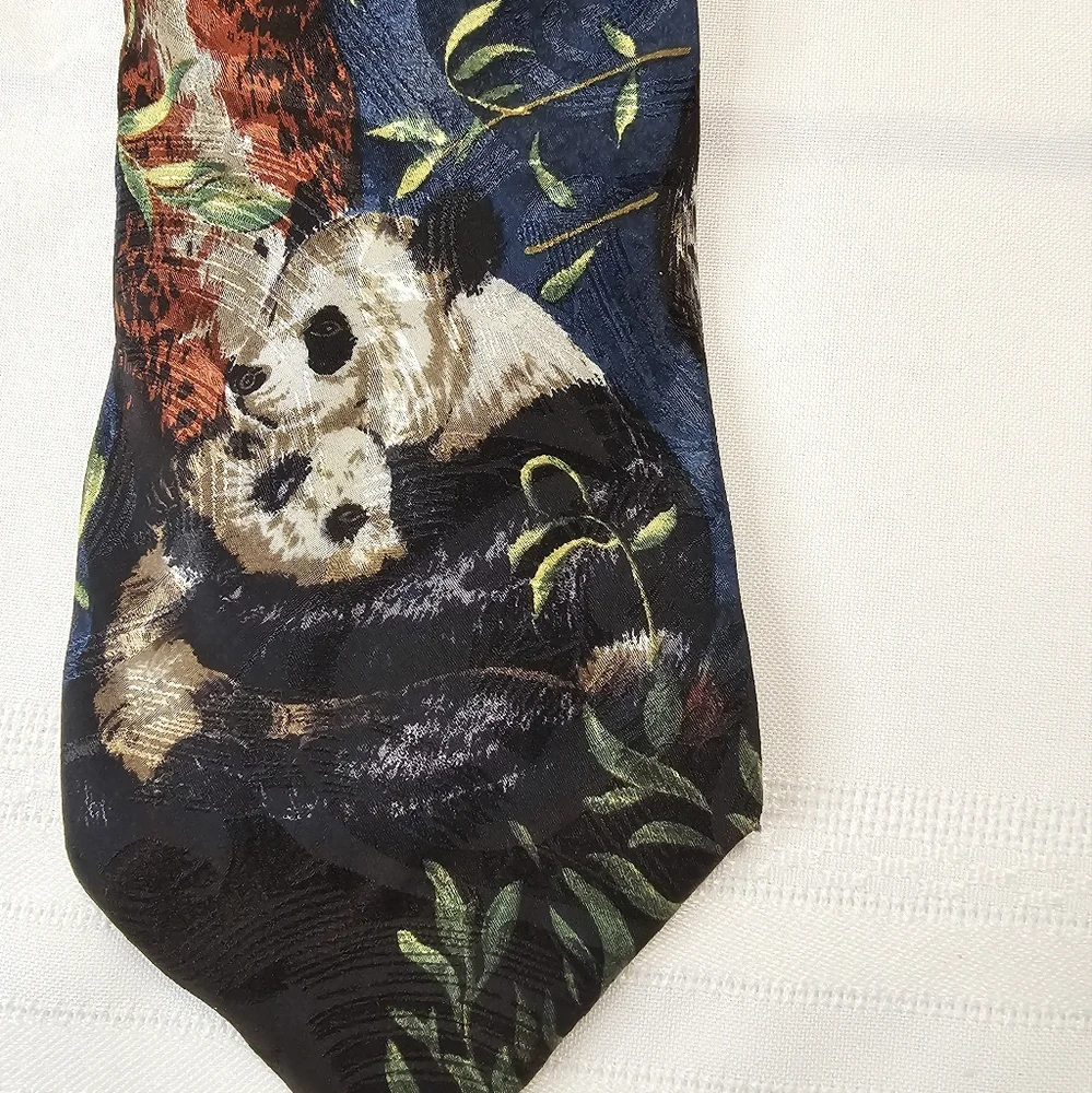 Panda 100% Silk Endangered Species Vintage Collectible Tie